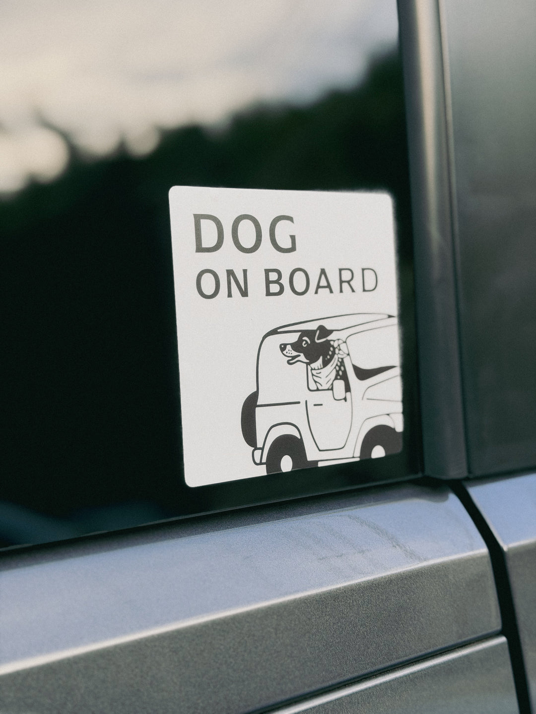 DOG ON BOARD 犬が乗ってます ステッカー